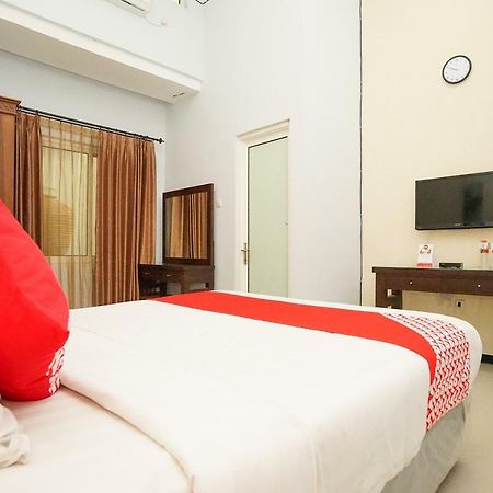 Oyo 282 Putri Utari Residence Malang Exteriér fotografie