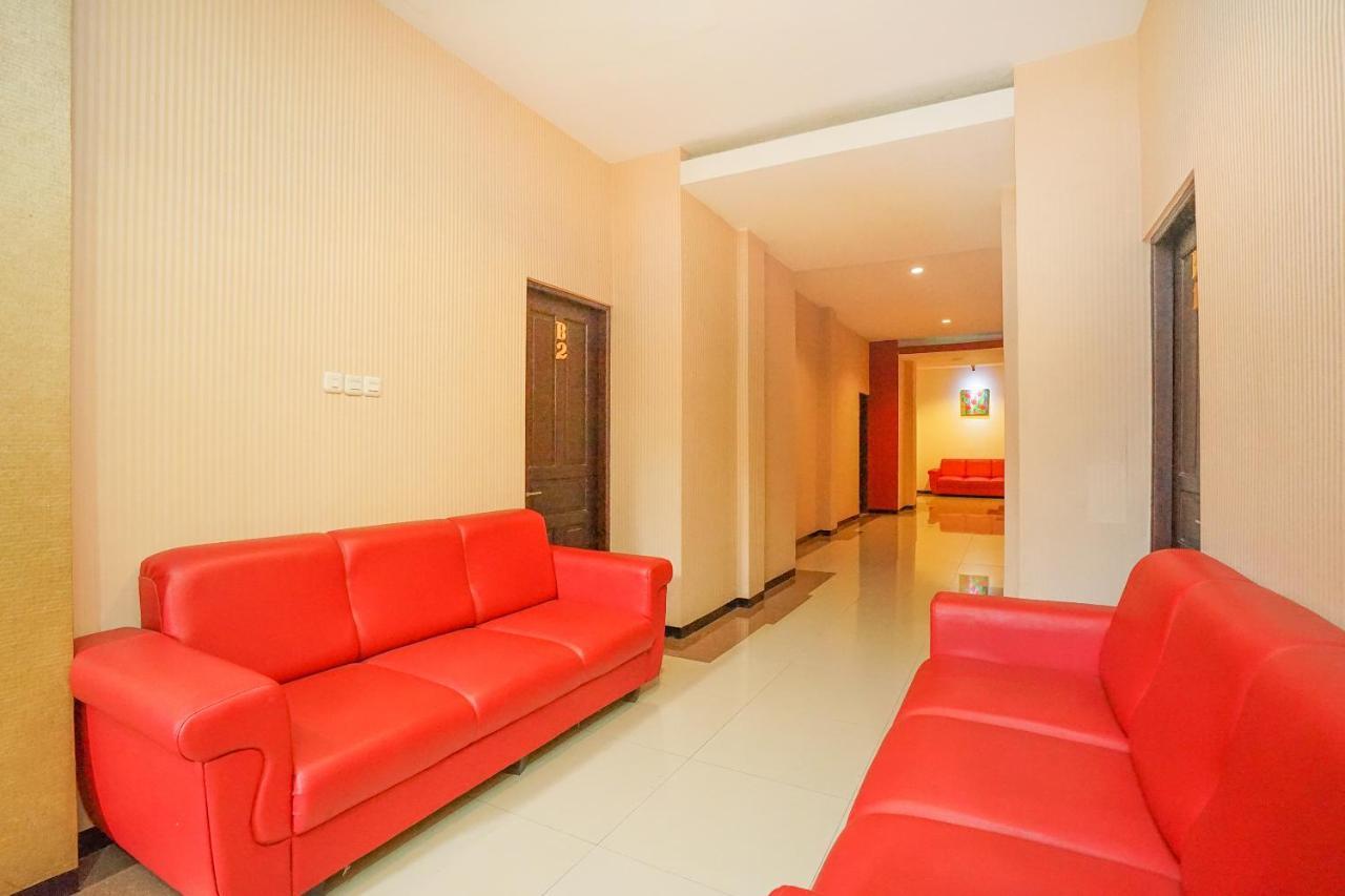 Oyo 282 Putri Utari Residence Malang Exteriér fotografie