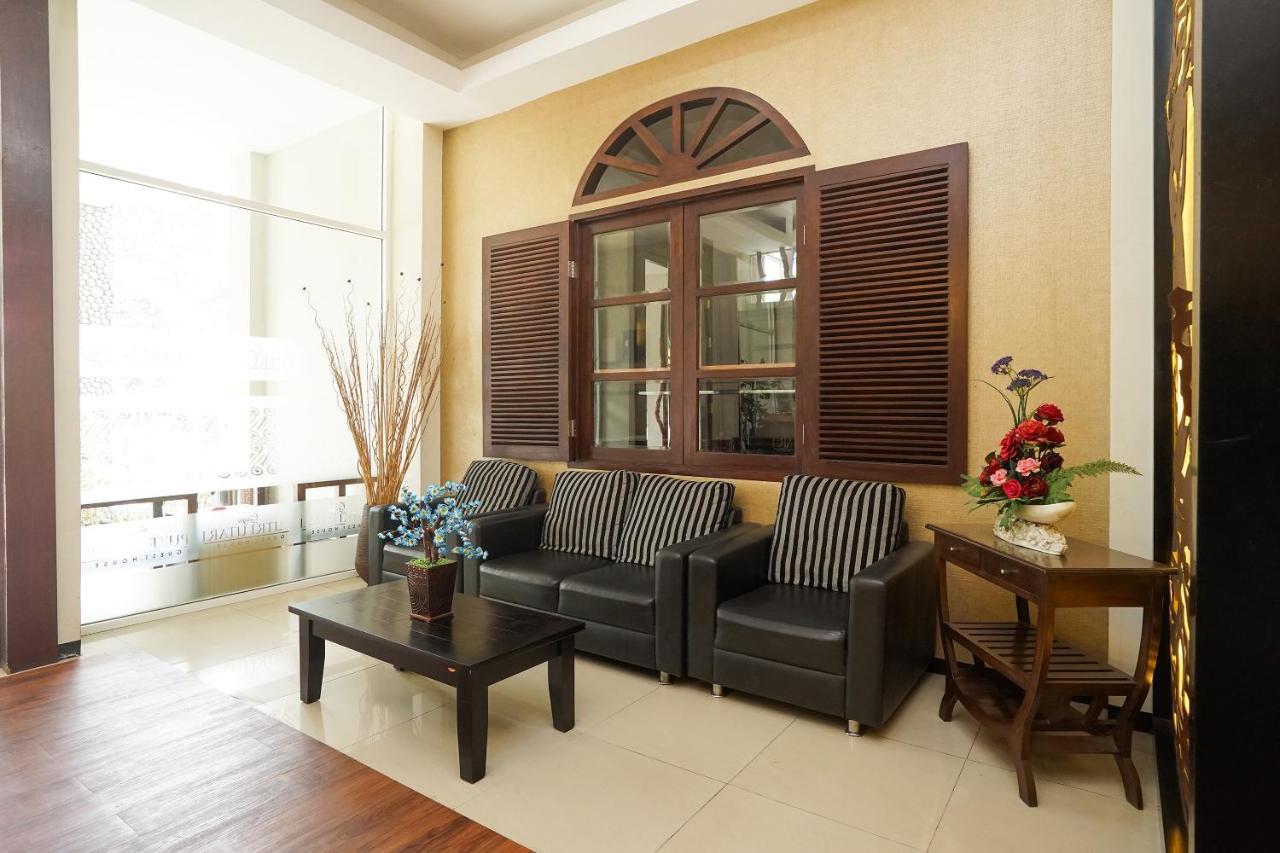 Oyo 282 Putri Utari Residence Malang Exteriér fotografie