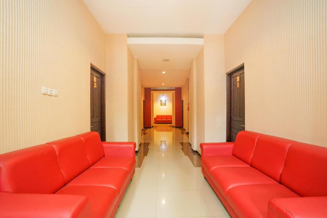 Oyo 282 Putri Utari Residence Malang Exteriér fotografie