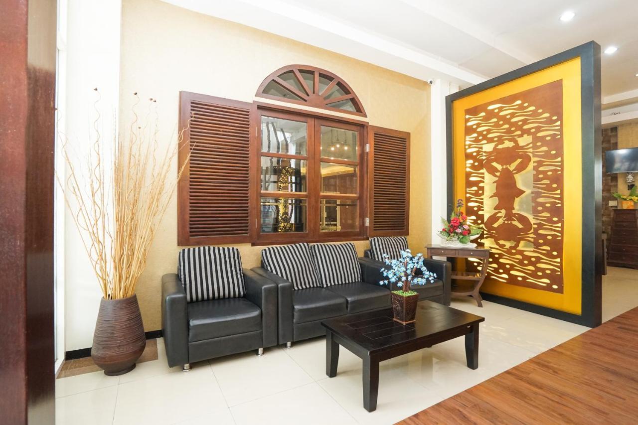 Oyo 282 Putri Utari Residence Malang Exteriér fotografie