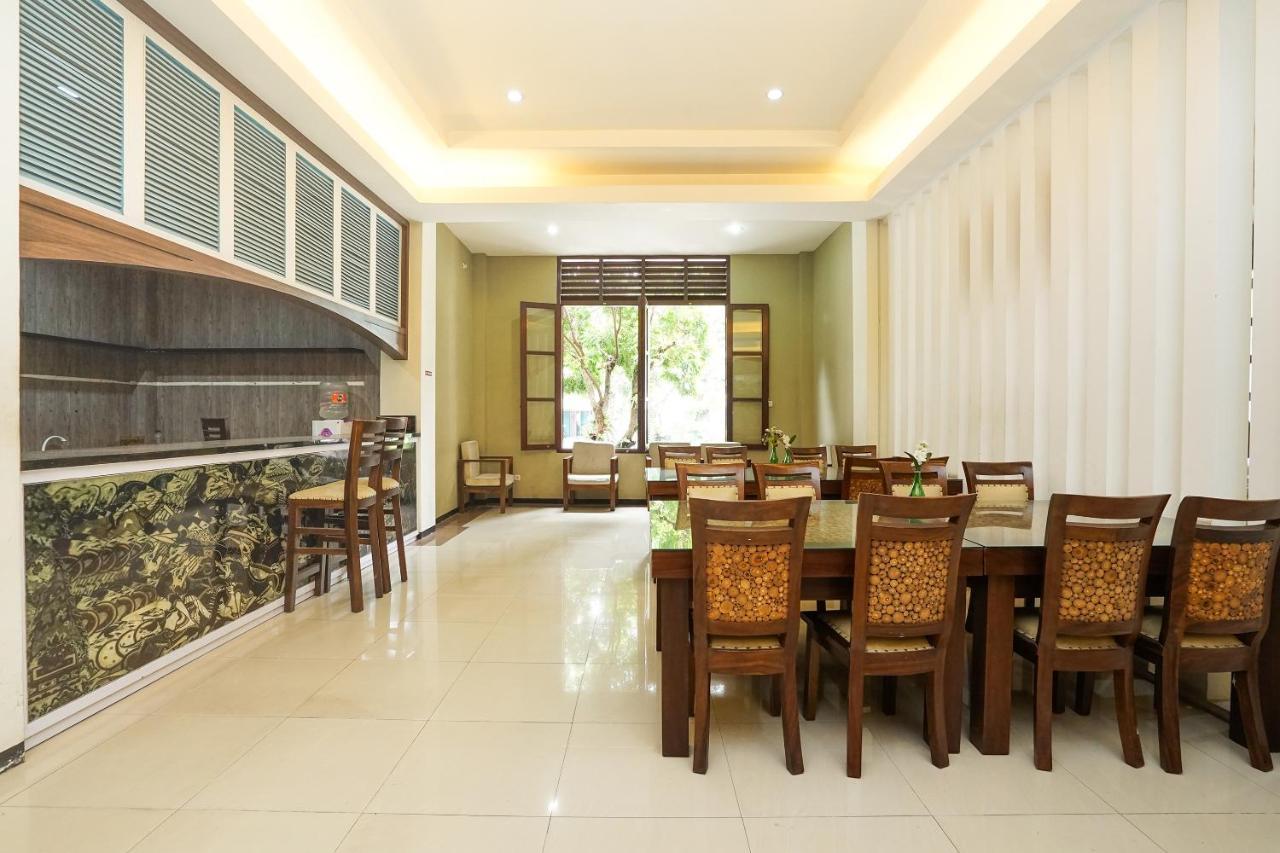 Oyo 282 Putri Utari Residence Malang Exteriér fotografie